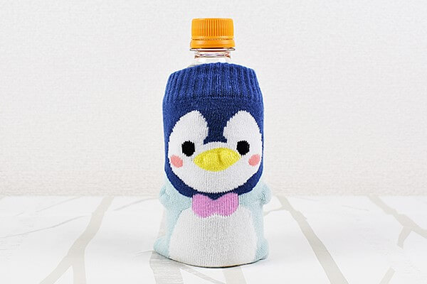 【ダイソーVSセリア】100均「ペットボトルホルダー」対決！　アニマル柄のニット生地がよく伸びて便利の画像7