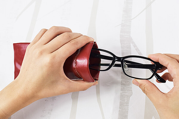 【ダイソーVSセリア】100均「100円に見えないケース」対決！　大人でも使える!?の画像4