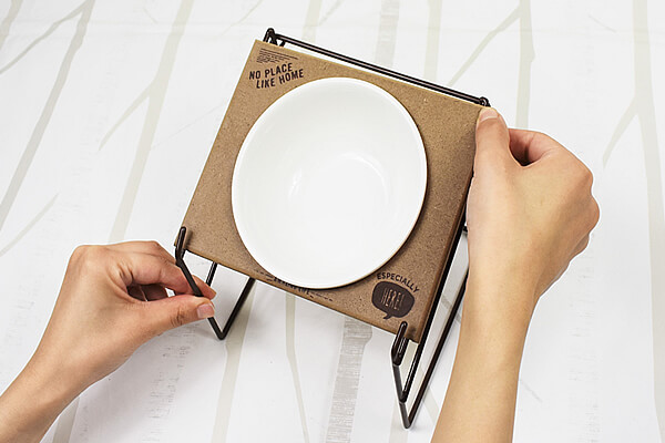 スリコ（3COINS）の「テーブル付きフードボウル」ペットの成長に合わせて食べやすい位置にエサを置ける！の画像4