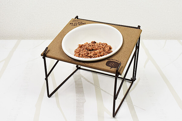 スリコ（3COINS）の「テーブル付きフードボウル」ペットの成長に合わせて食べやすい位置にエサを置ける！の画像5