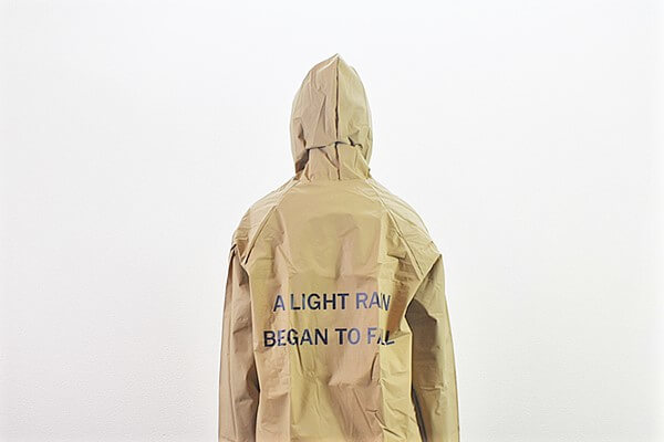 スリコ（3COINS）の「レインコート ロゴ柄」で、傘よりもレインコートの時代到来!? の画像5