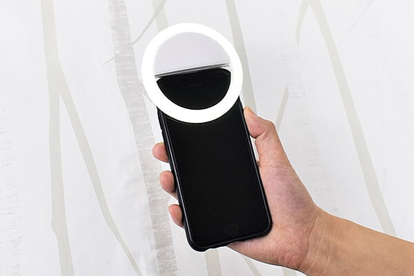 スリコ（3COINS）の「セルフィーリングライト」は、リモート会議の映りに悩む女性の救世主!?の画像6