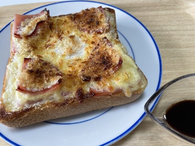 『家事ヤロウ!!!』【揚げないハムカツエッグトースト】、ソースをかけると「まさにハムカツ」！　まろやか卵にソースが絶品だった！の画像9