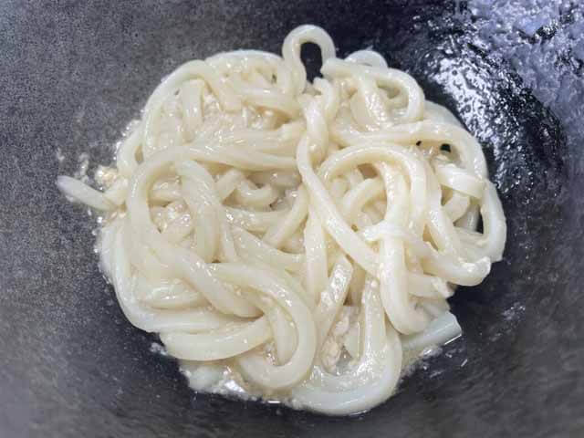 『家事ヤロウ!!!』冷凍うどんレシピ【だし味噌釜玉】、作ってみたら……まるで「たまごおやじ」を思い出す優しさだった!!の画像4