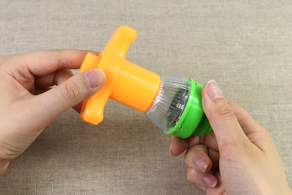 【ダイソーVSセリア】100均「進化系懐かしおもちゃ」比較！　令和世代もおもしろくてクセになる!?の画像3