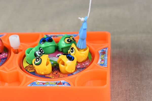 【100均レビュー】 ダイソー「つかみどりゲーム」、1人でも2人でも楽しめるクオリティーがすごい！の画像3