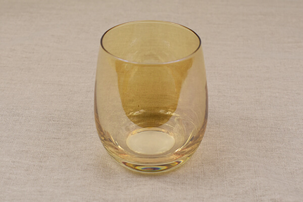 スリコ（3COINS）の「オーロラグラス」は高見え＆光の加減で色が変わる？の画像1