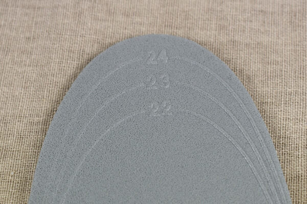 スリコ（3COINS）の「珪藻土入りカップインソール」、夏に足元の不快感が気になる人はチェック！ の画像5