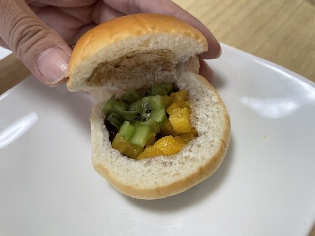 【ＭＯＷ(モウ）バニラ】なら3分でマリトッツォ（風）！　本物のマリトッツォは知らないが、この出来栄えは讃えたい！の画像4