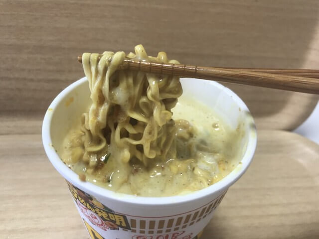 【雪見カレーヌードル】、まずいと思うでしょ？　作ってみたら、うまさ100点！　おしゃれな専門店に出てきそうな上機嫌レシピの画像7