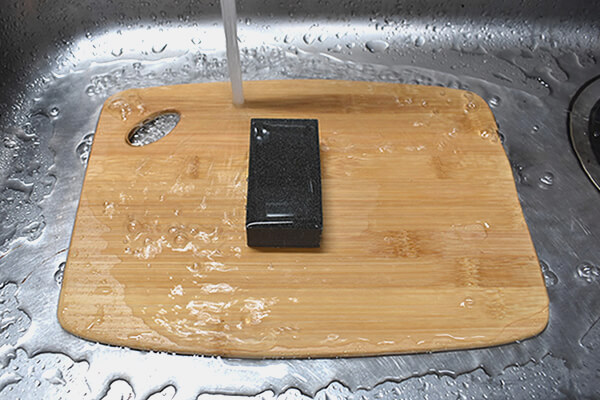 【100均レビュー】ダイソー「キッチン用品お手入れグッズ」比較！　力を入れなくても手軽にピカピカ！の画像6