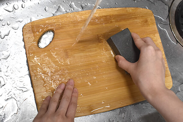 【100均レビュー】ダイソー「キッチン用品お手入れグッズ」比較！　力を入れなくても手軽にピカピカ！の画像7