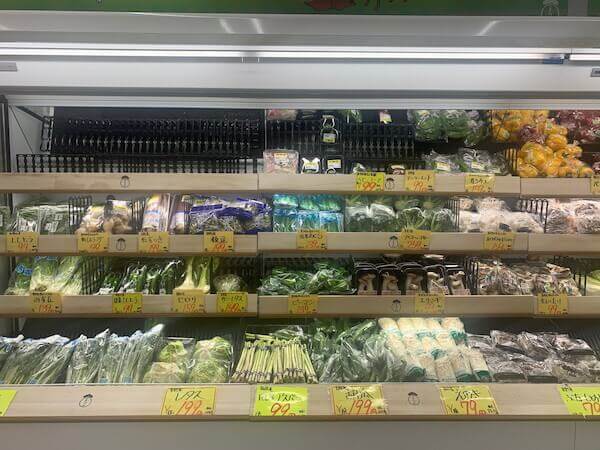 種類は少ないけれど安い野菜コーナー