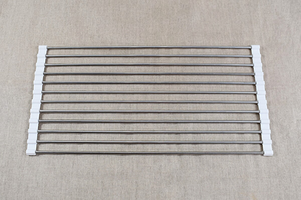 スリコ（3COINS）「巻き巻き水切り」があればキッチンがすっきり！　清潔＆片付けも簡単の画像2