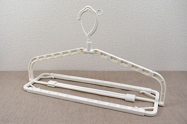 スリコ（3COINS）「伸縮ハンガー」はバスタオルのサイズに長さを調節可能！収納に便利で省スペース化も実現！の画像2