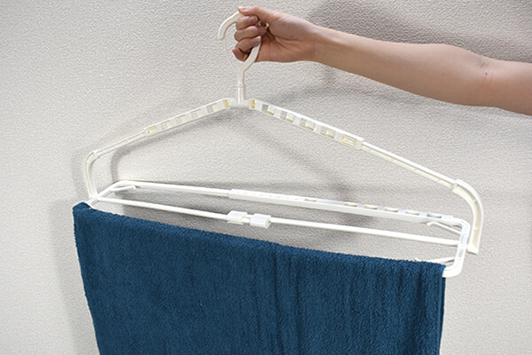 スリコ（3COINS）「伸縮ハンガー」はバスタオルのサイズに長さを調節可能！収納に便利で省スペース化も実現！の画像5