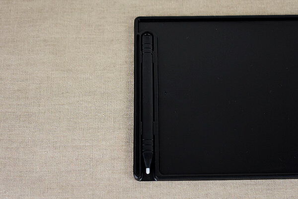 スリコ（3COINS）「8.5インチ電子メモパッド」、書いたり消したりを繰り返せてペーパーレス化にぴったり！の画像3