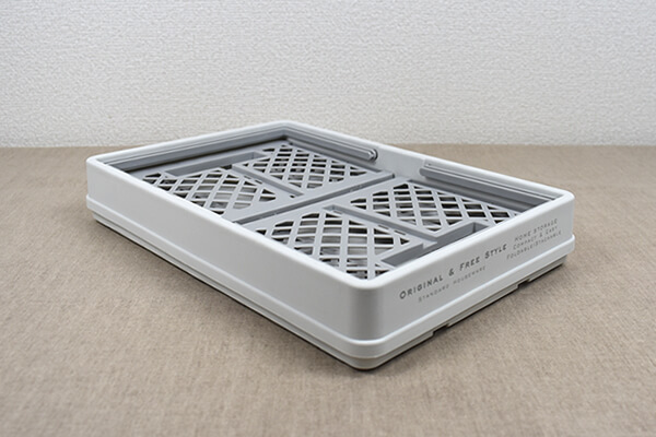 スリコ（3COINS）「折り畳みコンテナ（Sサイズ）」持ち手付きで小物整理に便利！　積み重ねできるから複数導入もアリの画像2