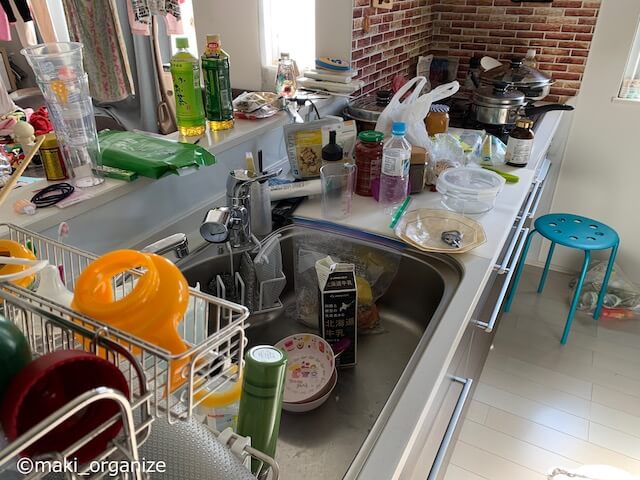 シンク・コンロまわりの「片付けしんどい」問題を解決！　散らかったゴチャゴチャがスッキリ、ビフォーアフター実例の画像1