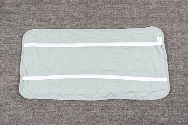 スリコ（3COINS）「足入れ敷毛布」は足元の寒さ対策にぴったり！冷え性の人におすすめの画像4