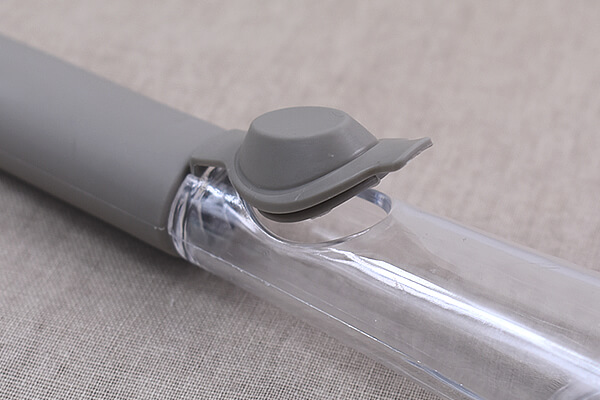 スリコ（3COINS）「ブラシ＆スポンジセット」は洗剤と一体化！　本体から洗剤が出せるから時短＆手間いらずの画像3