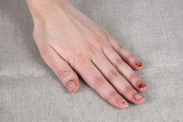 スリコ（3COINS）「ぷっくりネイルシール」普段ネイルできない人に朗報！　サッと貼れて簡単おしゃれの画像3