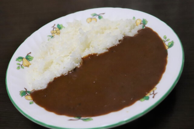 【西友・みなさまのお墨付き VS 業務スーパー】レトルトカレー4種実食レポ！　ジャケ写の理想と現実に戸惑いも？の画像3