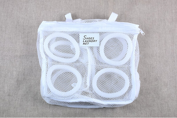 スリコ（3COINS）「シューズランドリーネット」は『めざましテレビ』でも注目！　靴の手洗いから解放される便利グッズの画像2