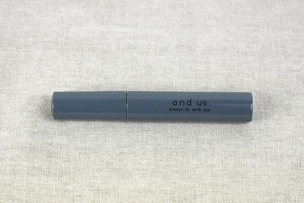 スリコ（3COINS）「【and us】ヘアスタイリングブラシ」は一気に髪がまとまるコスメ！手のひらサイズで持ち運びやすいの画像2