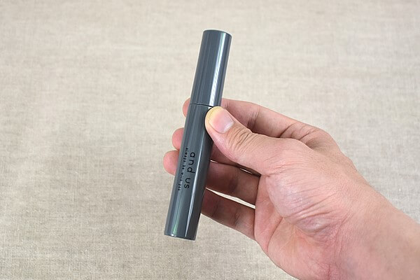 スリコ（3COINS）「【and us】ヘアスタイリングブラシ」は一気に髪がまとまるコスメ！手のひらサイズで持ち運びやすいの画像3