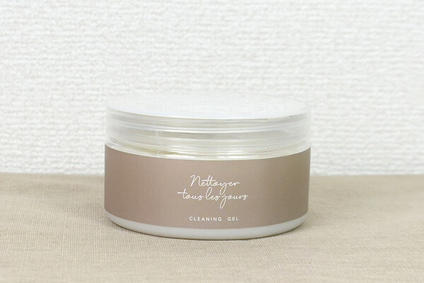 スリコ（3COINS）「粘着クリーナー」がまるでスライム!?　やわらかいジェルがホコリをすっきり除去の画像1