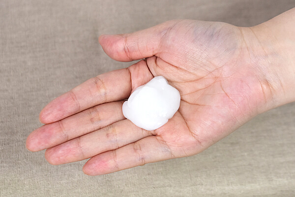 スリコ（3COINS）「粘着クリーナー」がまるでスライム!?　やわらかいジェルがホコリをすっきり除去の画像4