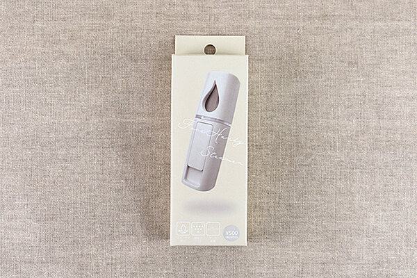 スリコ（3COINS）「フェイスハンディスチーマー」ならワンコインでお肌が潤う！　ポケットサイズで旅行先でも乾燥知らずの画像1