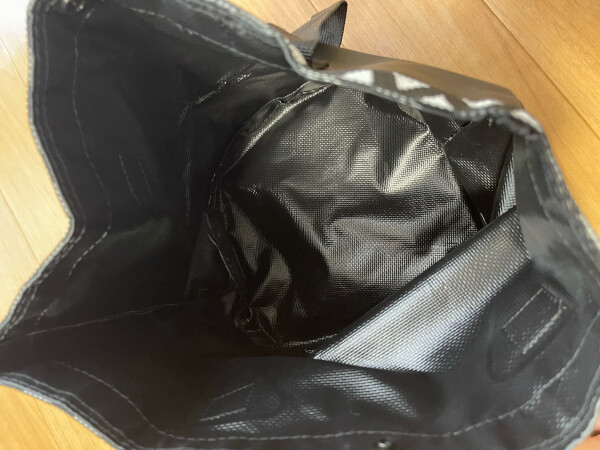 内側は完全防水仕様（C）サイゾーウーマン