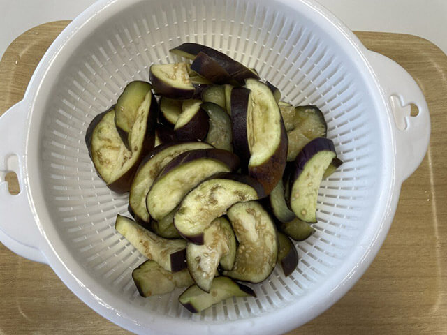 バズレシピ・リュウジさん【悪魔の壺ナス】、レンチンだけでうまさ満点！　酒がすすむズボラレシピ殿堂入りだ！　の画像3