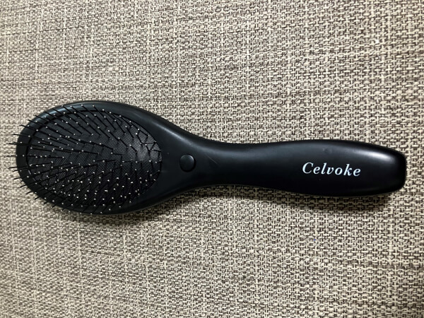 ALLブラックで、おしゃれでシンプルなデザイン（C）サイゾーウーマン