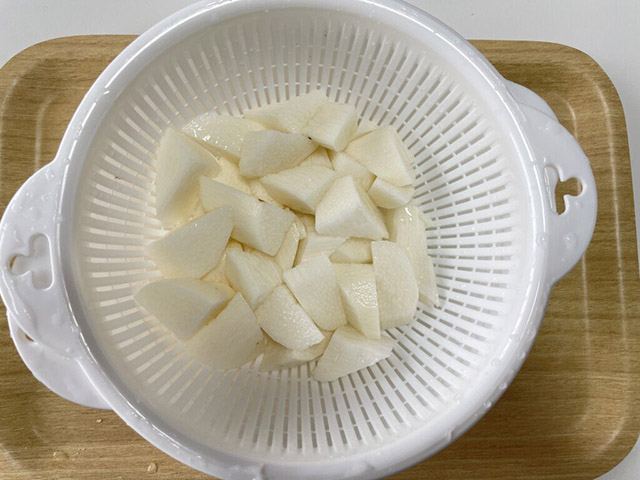 伝説の家政婦・タサン志麻さんの【長芋の唐揚げ】はカリカリ＆ホックホクがクセになる食感！　時短レシピであっという間に完成！の画像3