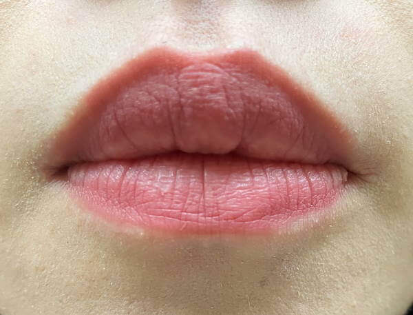 【付録レビュー】「VOCE」1月号特別版、B IDOL「むっちリップ」が560円も安く買えるけど……30代が使うと「シワが少し目立つ」？