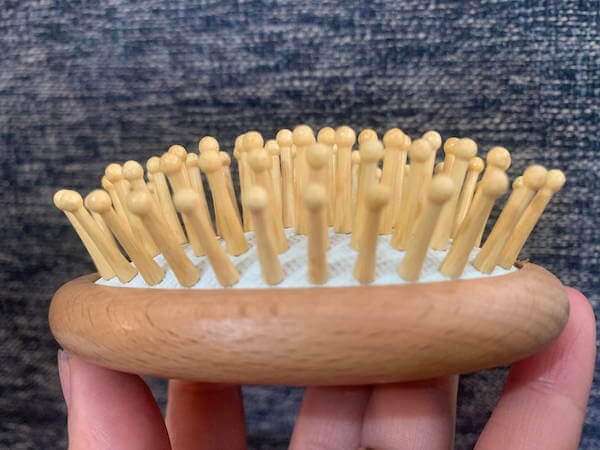 【付録レビュー】「美的」2月号、丸っこ頭皮ケアブラシは痛みゼロ！　顔やボディの凝りまでほぐせる名品だった