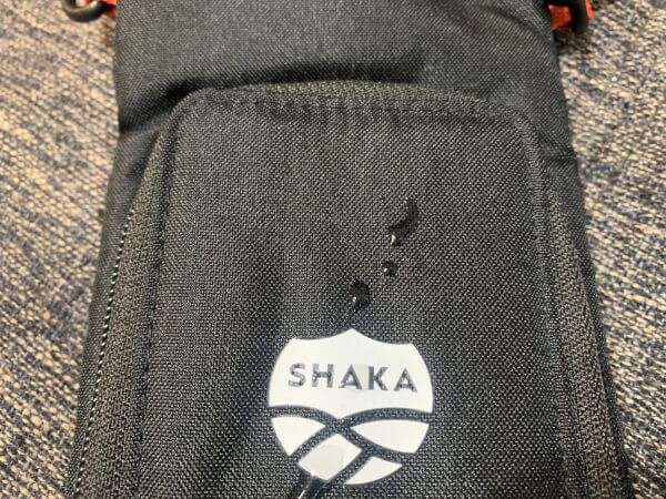 【付録レビュー】「MonoMax」2月号、シャカ スマホショルダーバッグは「財布機能付き」！　雨の日も使えて利便性バツグン