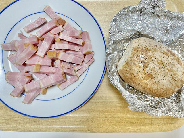 タサン志麻【れんこんステーキ】は、ホックホクでベーコンのうまみが◎！　時間はかかるけど作ってみる価値アリ