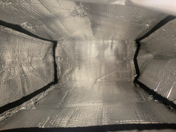 「ディーン＆デルーカ 保冷機能付き デイリーBIGトート」の内部の画像