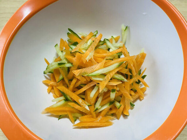 きゅうりとにんじんの写真