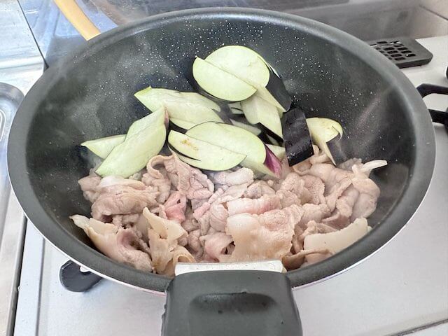 なすと豚バラのぶっかけそうめんの具材の画像