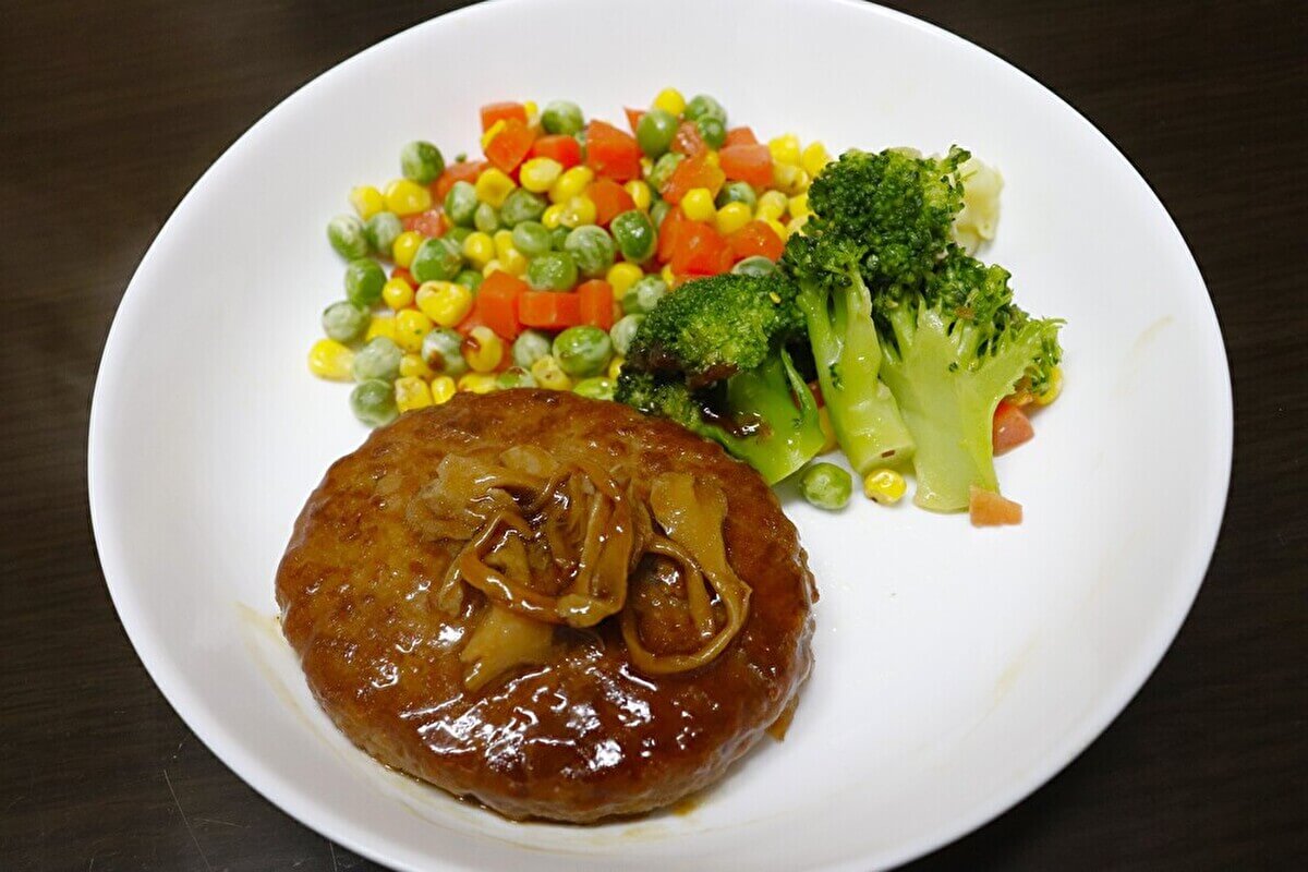 業務スーパー「まいたけ照り焼きソースハンバーグ」の画像
