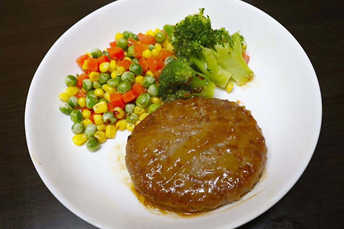 業務スーパー「和風オニオンソースハンバーグ」の画像