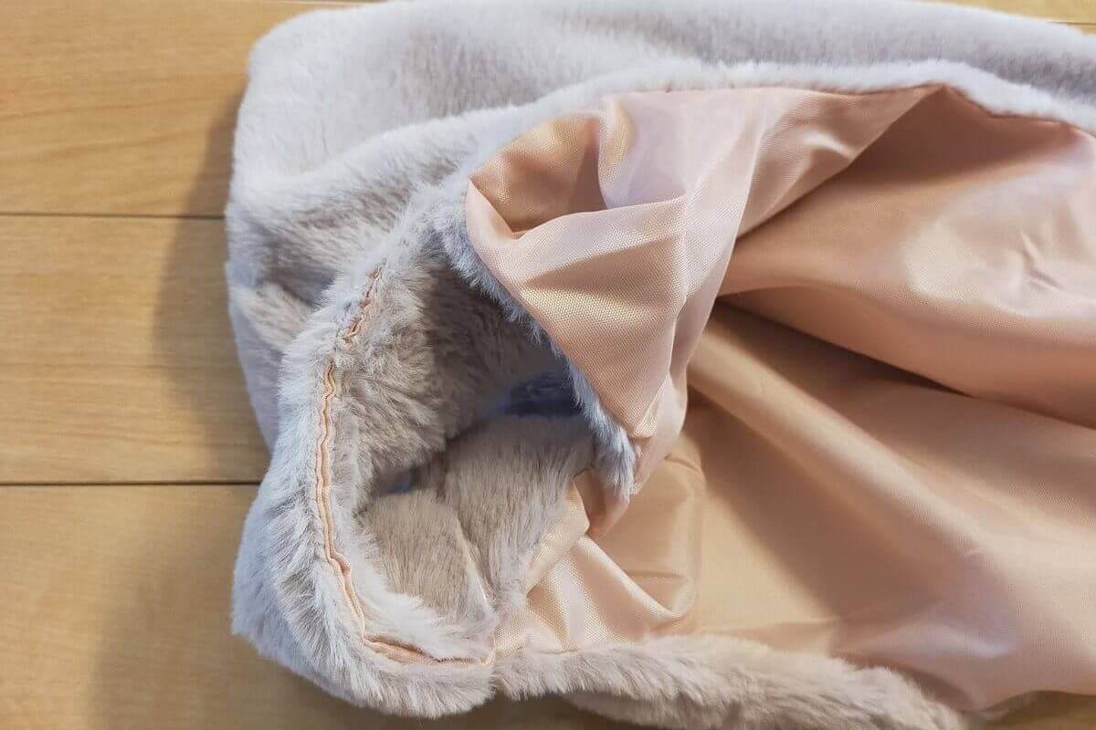 ダイソーのエコファーバッグの画像