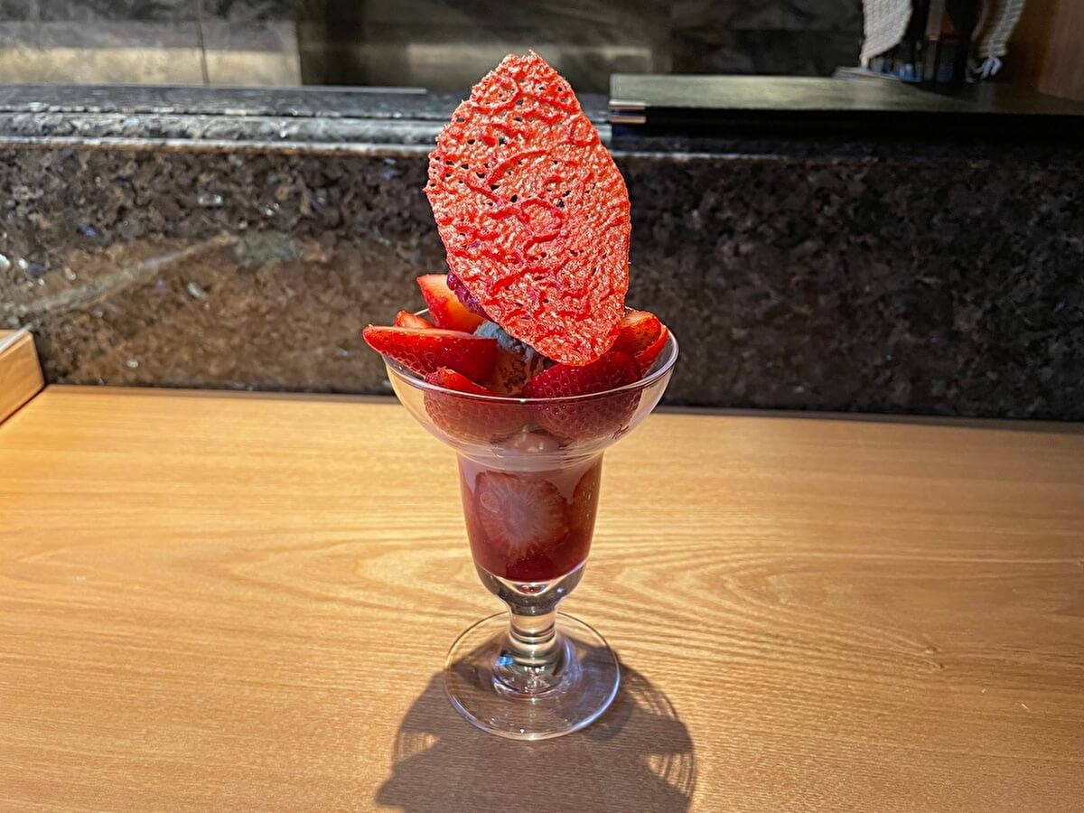 「benzaiten Cafe」いちごパフェの画像