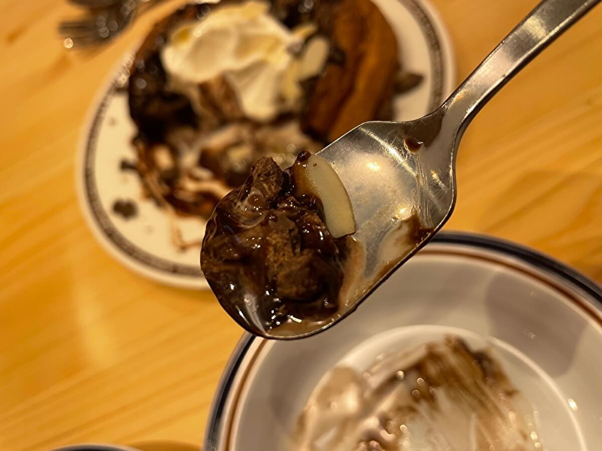 コメダ新作「シロノワール ショコラパッション」の画像