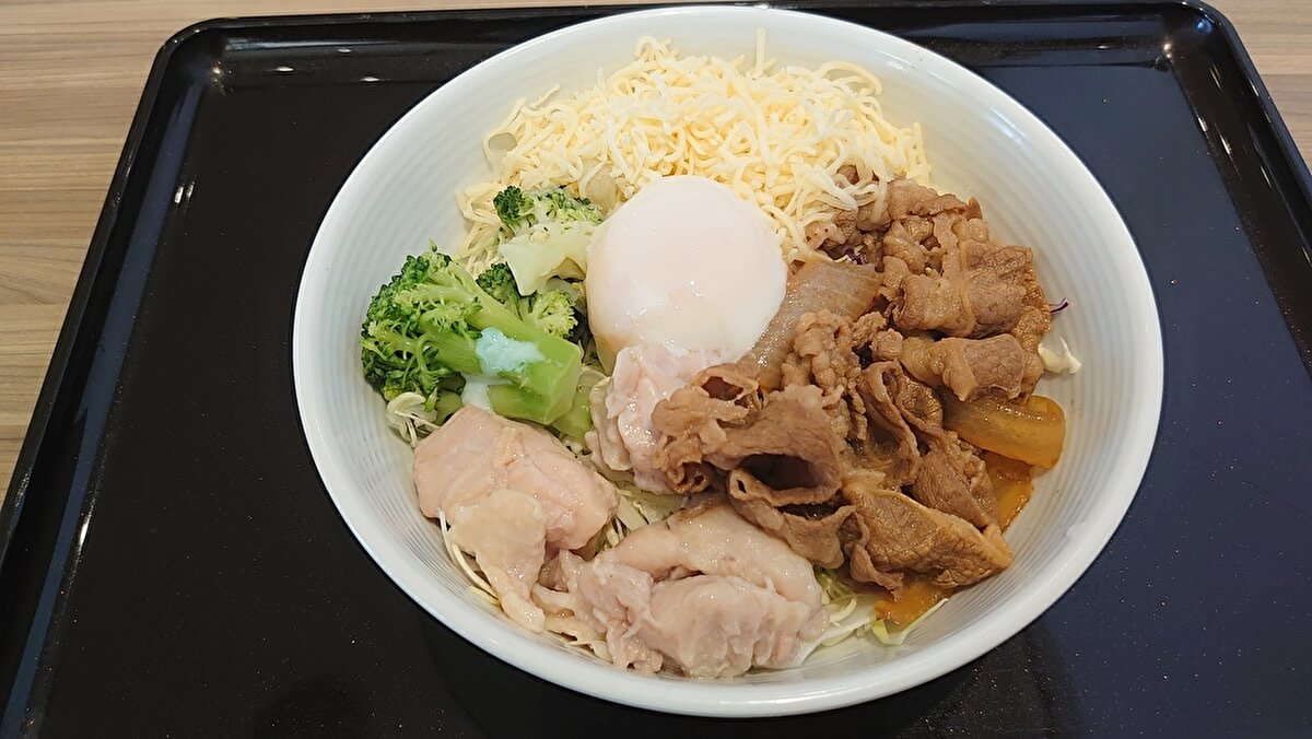 吉野家「チーズ牛サラダ」の画像